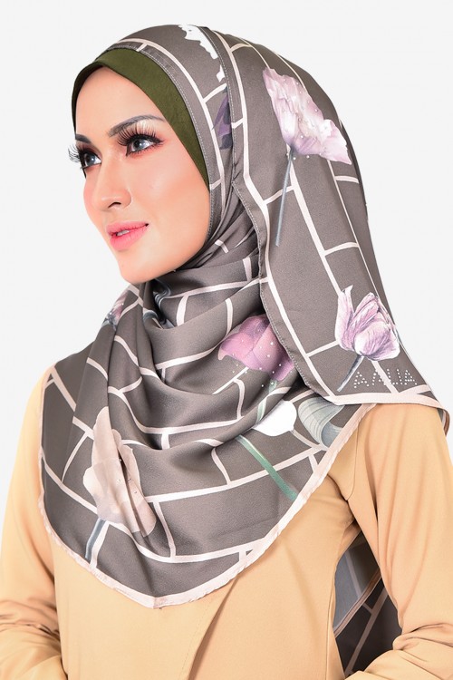 Kayla Instant Shawl with Swarovski