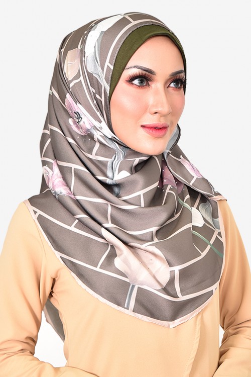 Kayla Instant Shawl with Swarovski